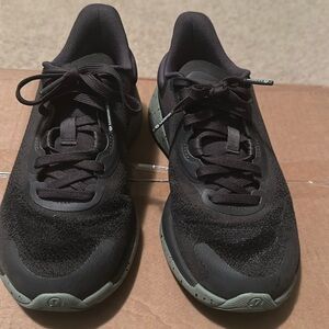Lululemon charge feel workout low 2 shoes